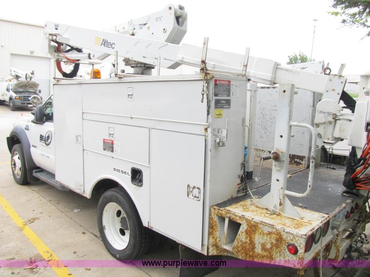 image for item G6522 2006 Ford F550 Super Duty XL bucket truck