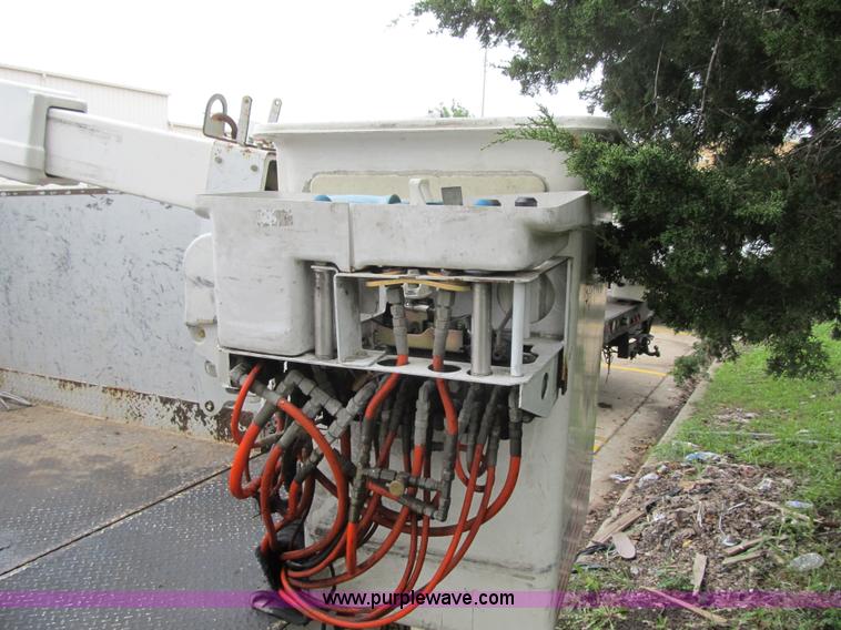 image for item G6522 2006 Ford F550 Super Duty XL bucket truck