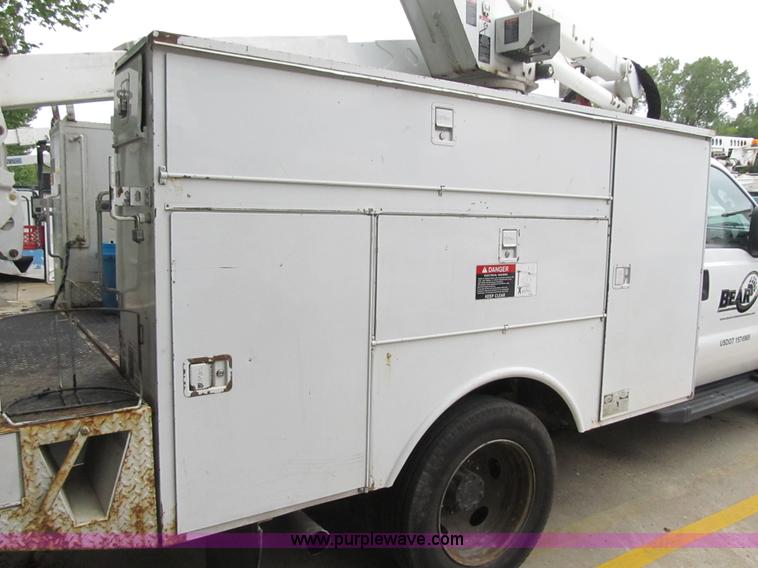 image for item G6522 2006 Ford F550 Super Duty XL bucket truck