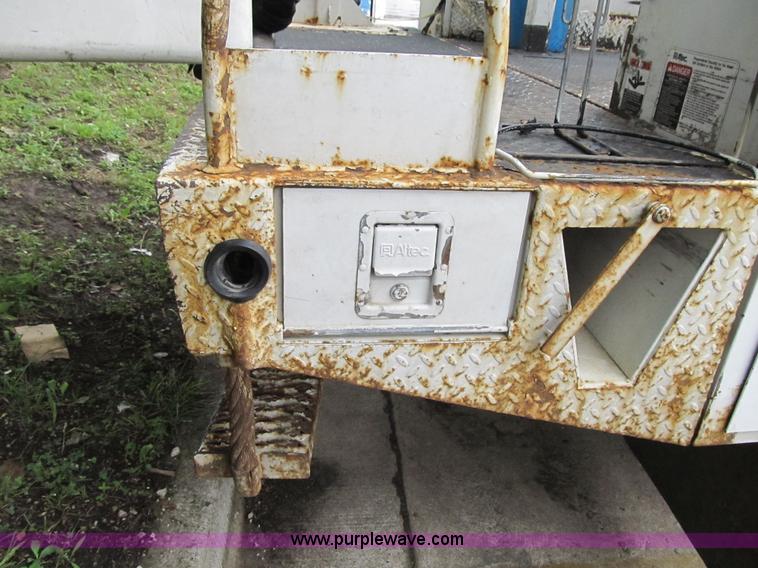 image for item G6522 2006 Ford F550 Super Duty XL bucket truck