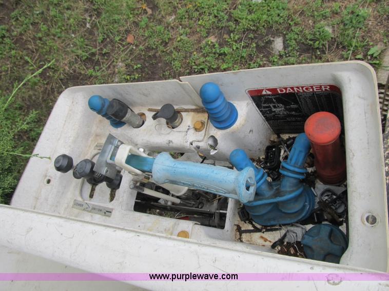 image for item G6522 2006 Ford F550 Super Duty XL bucket truck