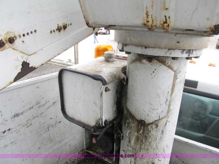 image for item G6522 2006 Ford F550 Super Duty XL bucket truck