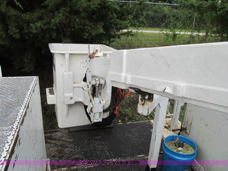 image for item G6522 2006 Ford F550 Super Duty XL bucket truck