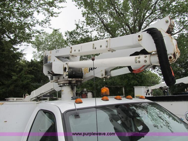 image for item G6522 2006 Ford F550 Super Duty XL bucket truck