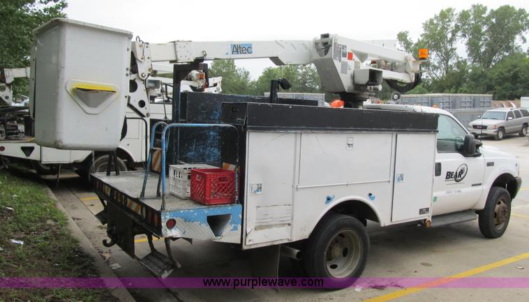 image for item G6523 2002 Ford F550 Super Duty XL bucket truck