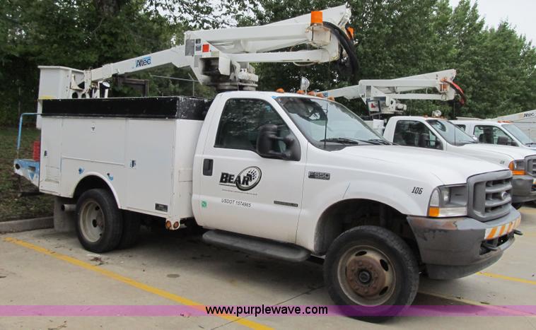 image for item G6523 2002 Ford F550 Super Duty XL bucket truck