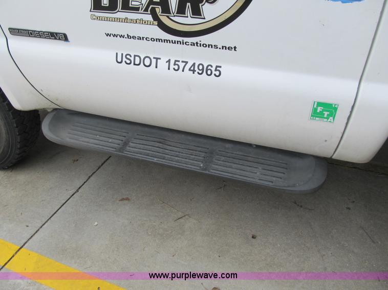 image for item G6523 2002 Ford F550 Super Duty XL bucket truck