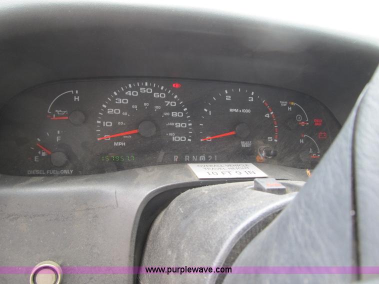 image for item G6523 2002 Ford F550 Super Duty XL bucket truck