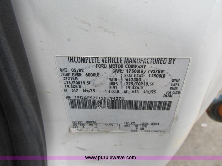 image for item G6523 2002 Ford F550 Super Duty XL bucket truck