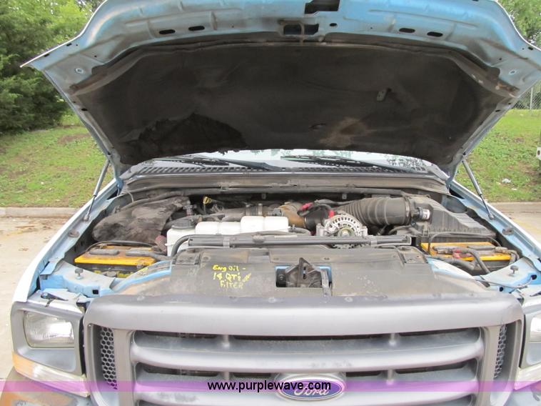 image for item G6523 2002 Ford F550 Super Duty XL bucket truck