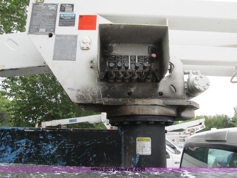 image for item G6523 2002 Ford F550 Super Duty XL bucket truck