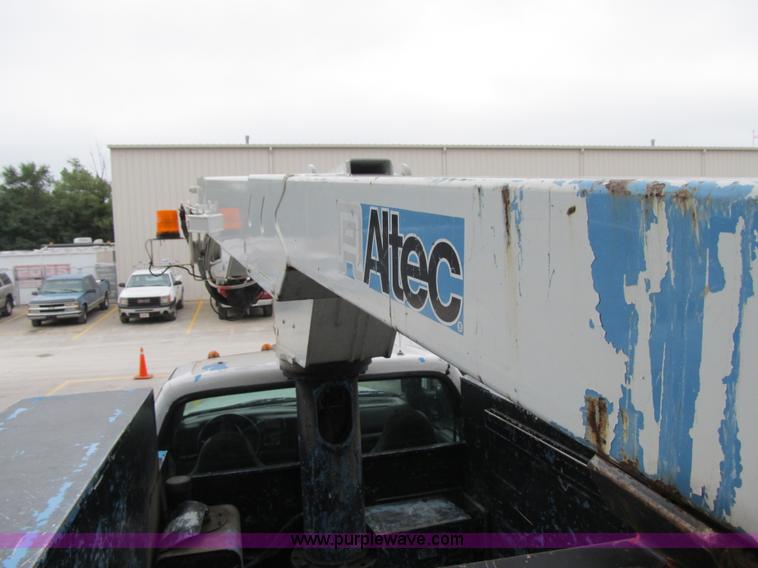 image for item G6523 2002 Ford F550 Super Duty XL bucket truck