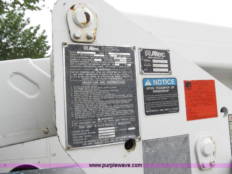 image for item G6523 2002 Ford F550 Super Duty XL bucket truck