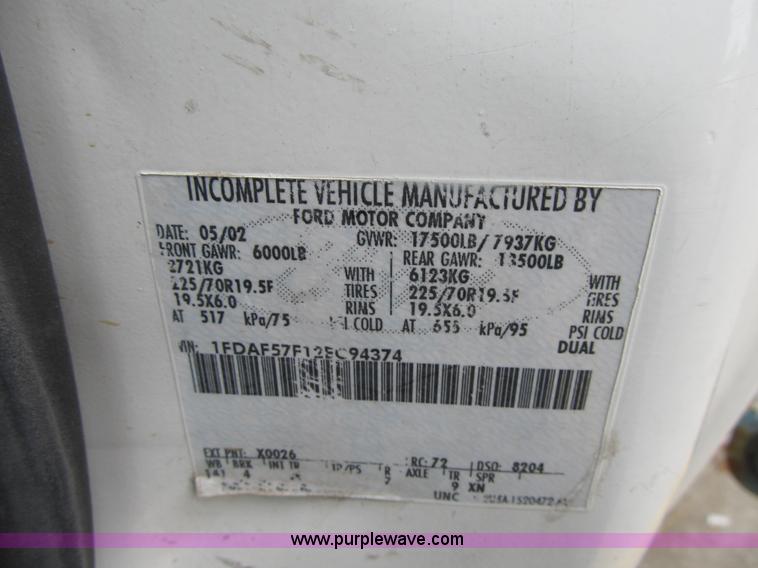 image for item G6523 2002 Ford F550 Super Duty XL bucket truck