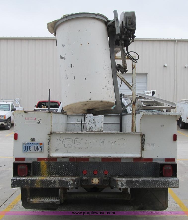 image for item G6524 2001 Ford F550 Super Duty XL bucket truck