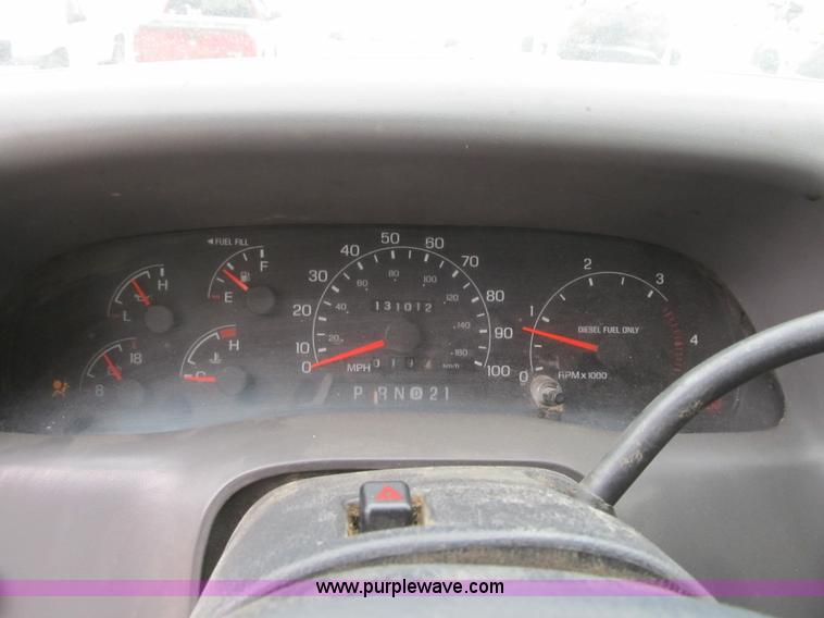 image for item G6524 2001 Ford F550 Super Duty XL bucket truck