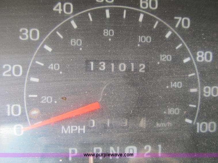 image for item G6524 2001 Ford F550 Super Duty XL bucket truck