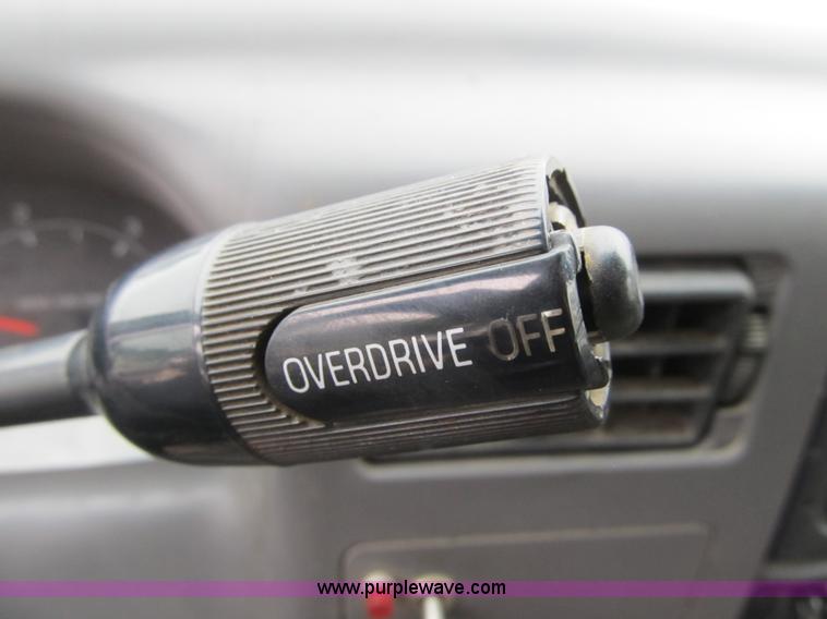 image for item G6524 2001 Ford F550 Super Duty XL bucket truck