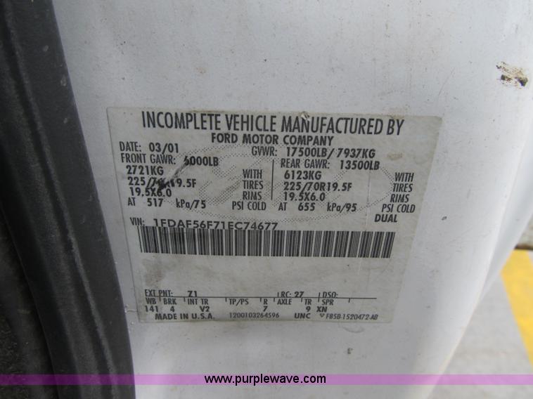 image for item G6524 2001 Ford F550 Super Duty XL bucket truck