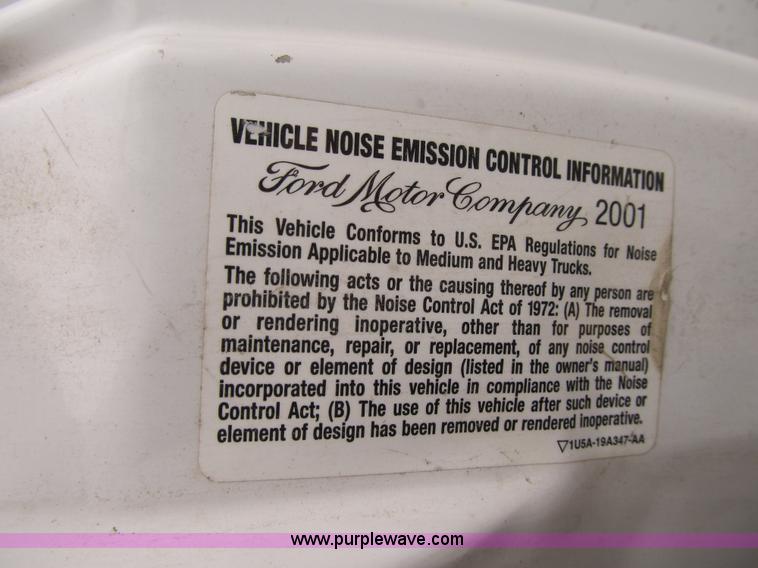 image for item G6524 2001 Ford F550 Super Duty XL bucket truck