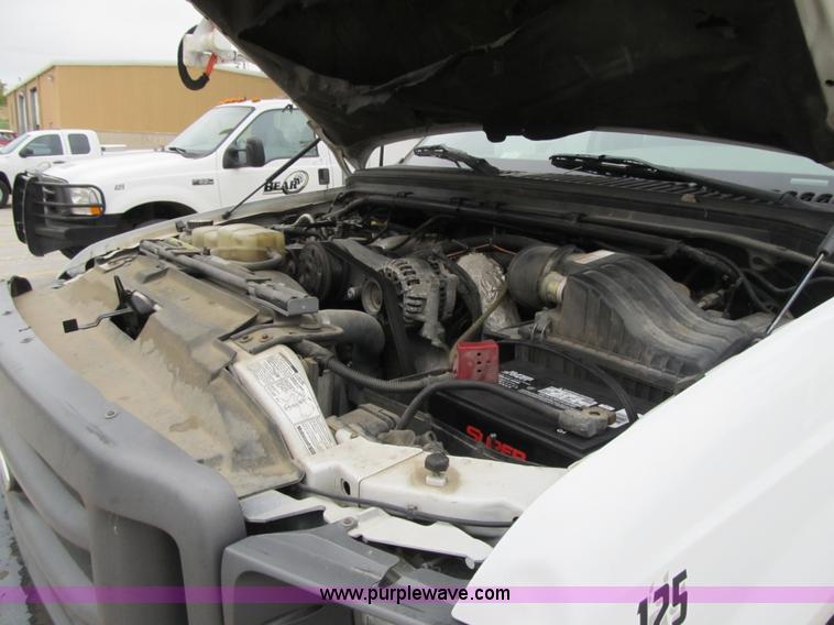 image for item G6524 2001 Ford F550 Super Duty XL bucket truck