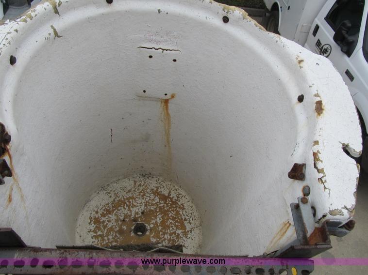 image for item G6524 2001 Ford F550 Super Duty XL bucket truck