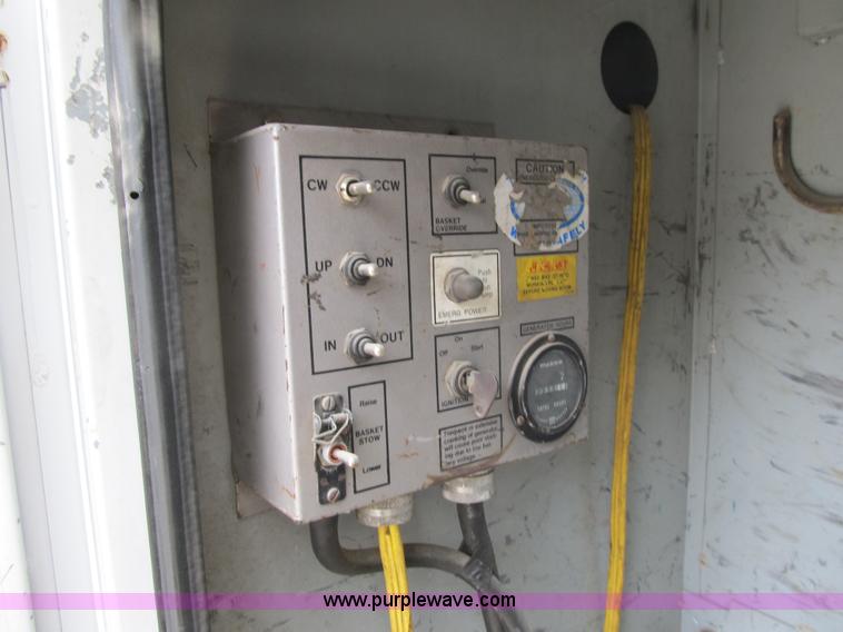 image for item G6524 2001 Ford F550 Super Duty XL bucket truck