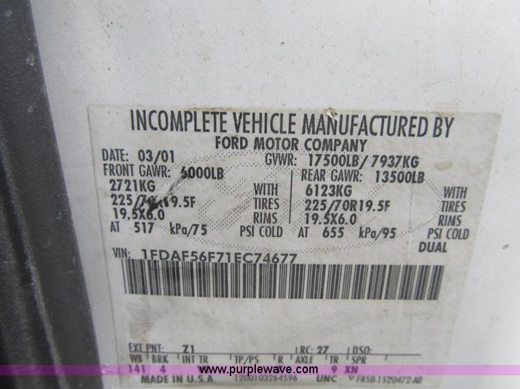 image for item G6524 2001 Ford F550 Super Duty XL bucket truck