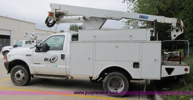 image for item G6525 2001 Ford F550 Super Duty XL bucket truck
