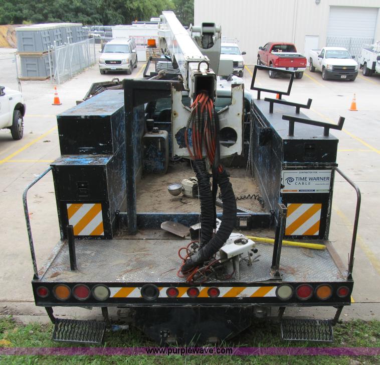 image for item G6525 2001 Ford F550 Super Duty XL bucket truck