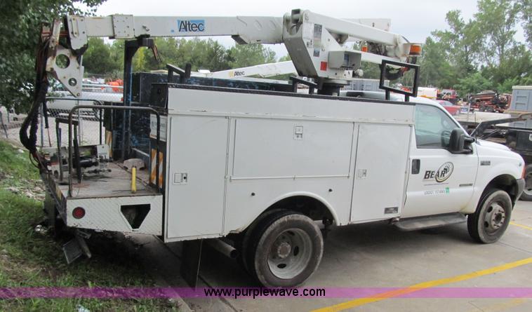 image for item G6525 2001 Ford F550 Super Duty XL bucket truck