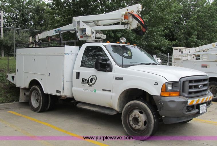 image for item G6525 2001 Ford F550 Super Duty XL bucket truck