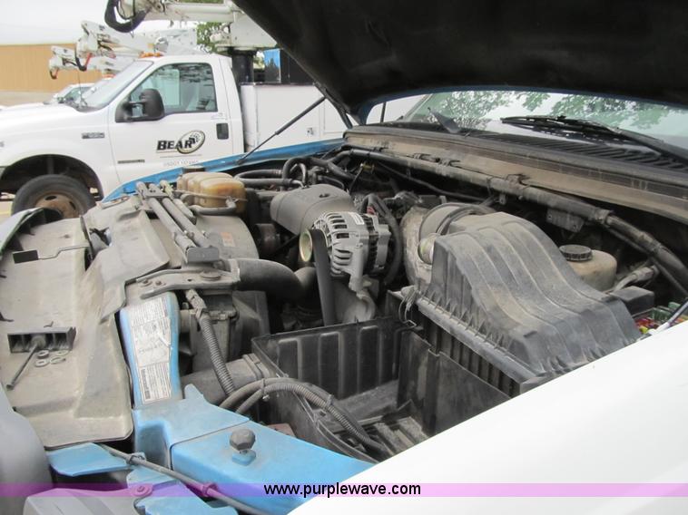 image for item G6525 2001 Ford F550 Super Duty XL bucket truck