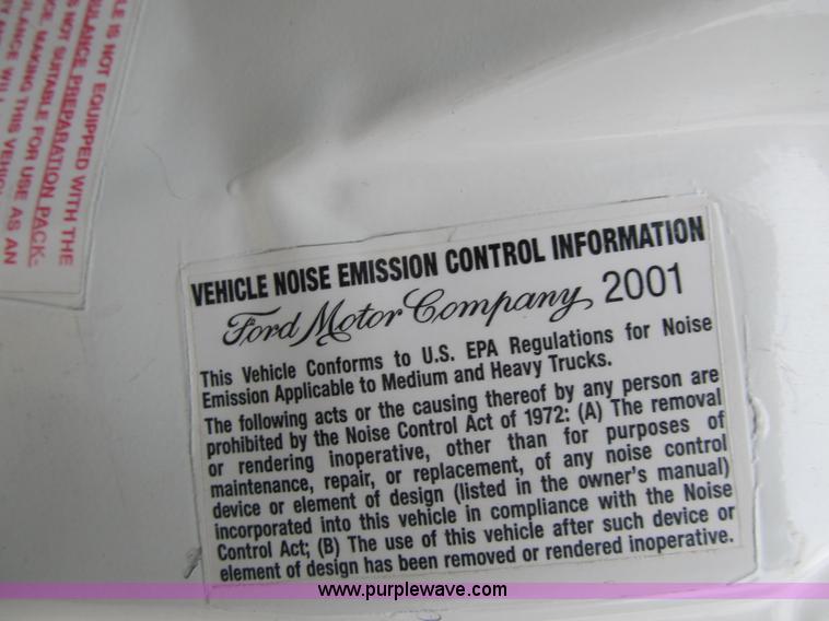 image for item G6525 2001 Ford F550 Super Duty XL bucket truck