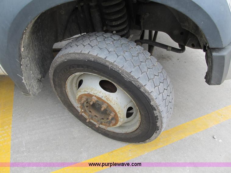 image for item G6526 2008 Ford F550 Super Duty XL Crew Cab flatbed truck