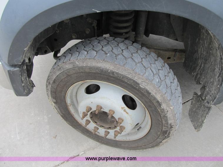 image for item G6526 2008 Ford F550 Super Duty XL Crew Cab flatbed truck