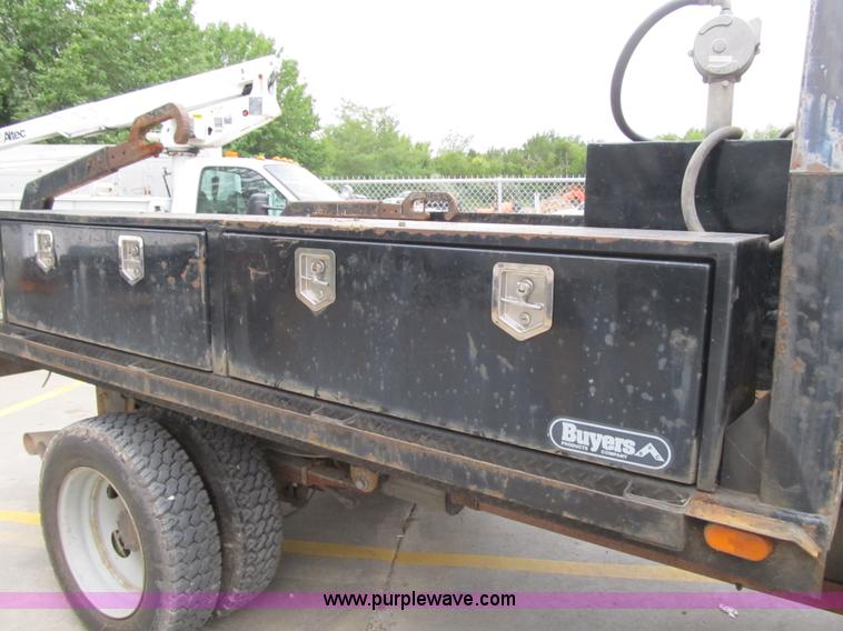 image for item G6526 2008 Ford F550 Super Duty XL Crew Cab flatbed truck