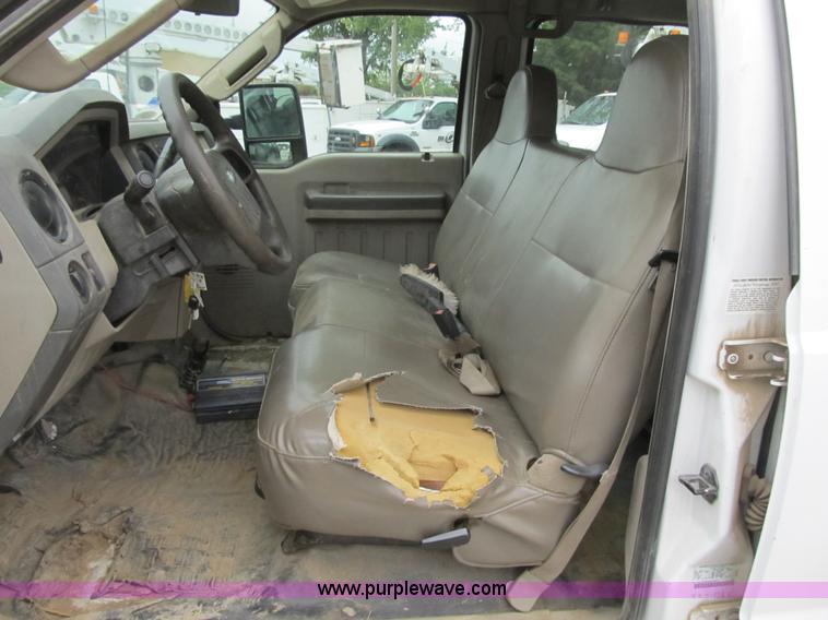 image for item G6526 2008 Ford F550 Super Duty XL Crew Cab flatbed truck