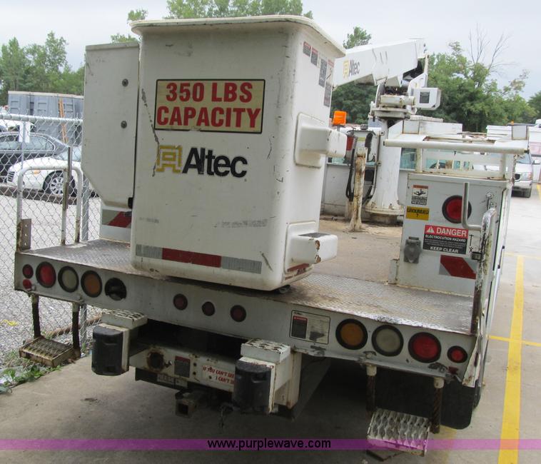 image for item G6527 2001 Ford F450 Super Duty XL bucket truck