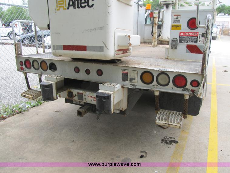 image for item G6527 2001 Ford F450 Super Duty XL bucket truck