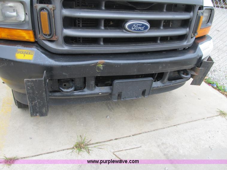 image for item G6527 2001 Ford F450 Super Duty XL bucket truck