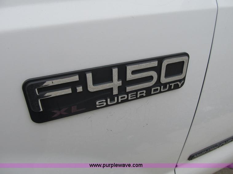 image for item G6527 2001 Ford F450 Super Duty XL bucket truck