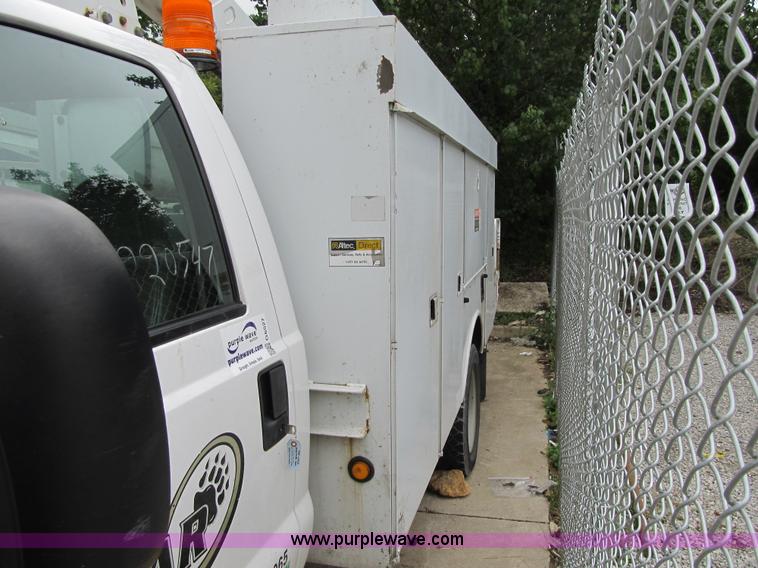 image for item G6527 2001 Ford F450 Super Duty XL bucket truck
