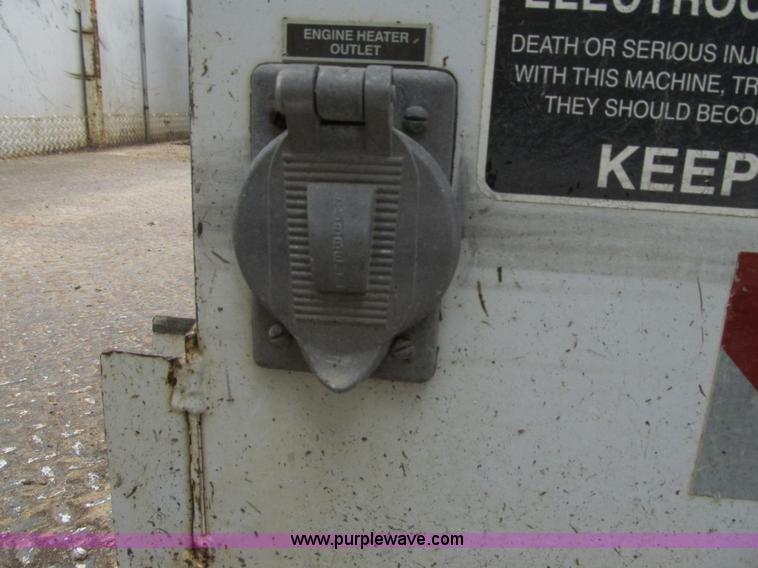 image for item G6527 2001 Ford F450 Super Duty XL bucket truck