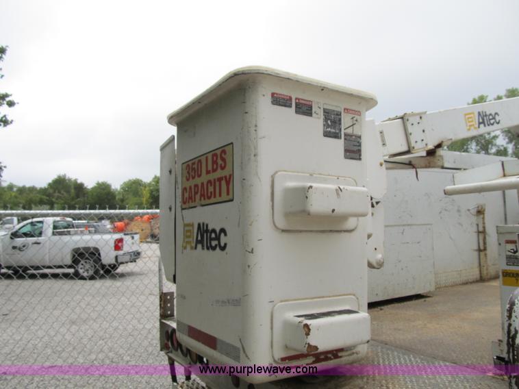 image for item G6527 2001 Ford F450 Super Duty XL bucket truck