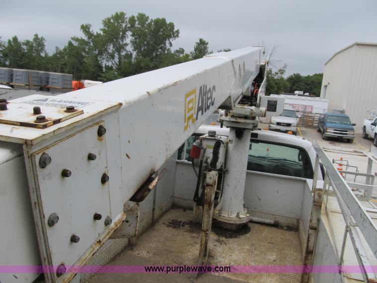 image for item G6527 2001 Ford F450 Super Duty XL bucket truck