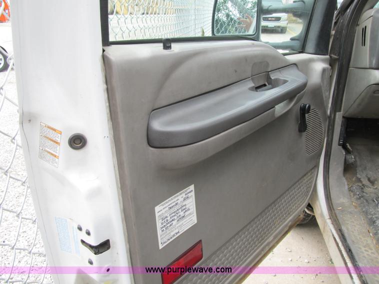 image for item G6527 2001 Ford F450 Super Duty XL bucket truck