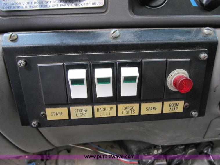 image for item G6527 2001 Ford F450 Super Duty XL bucket truck