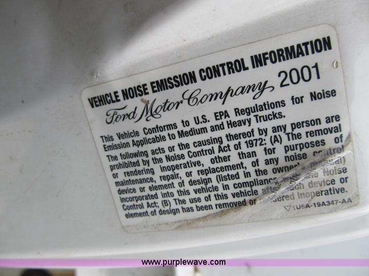 image for item G6527 2001 Ford F450 Super Duty XL bucket truck