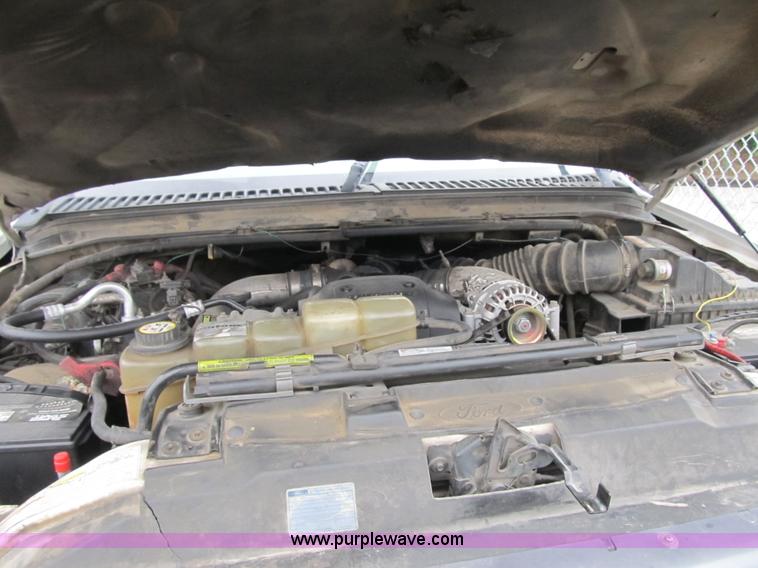 image for item G6527 2001 Ford F450 Super Duty XL bucket truck